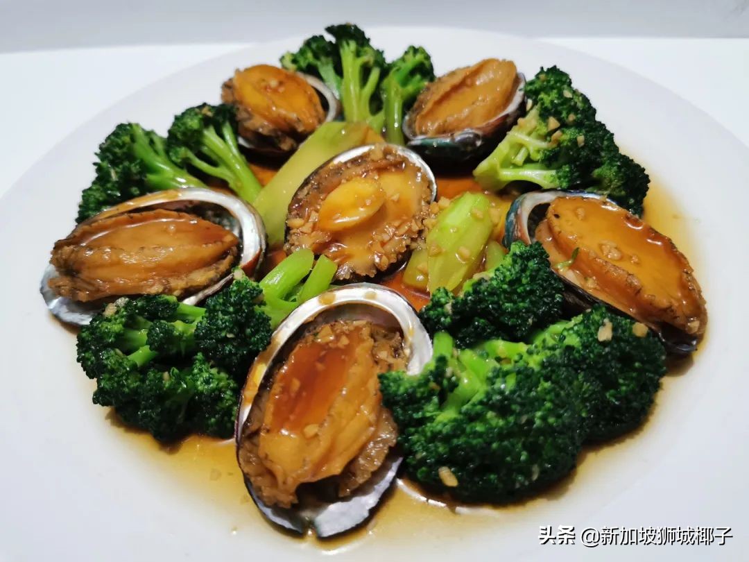 今年新加坡马来西亚的鲍鱼大降价！网友买来配泡面吃