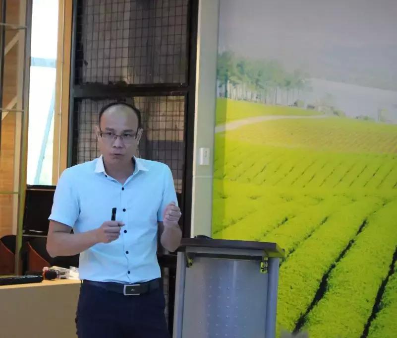 鑱氭ⅵ鍓嶈鑺傜洰,鑱氭ⅵ鍓嶈