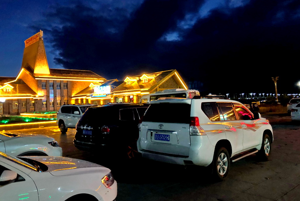 视频看多了，自驾*疆新**前也打造床车，结果只睡四天，还是住店舒服