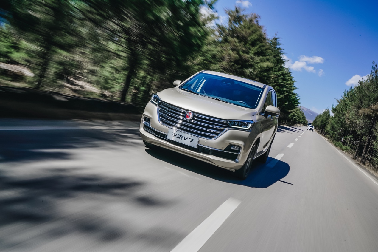 CVT、AT、双离合,变速箱谁更靠谱?听老司机试驾汉腾X7S你就明白了