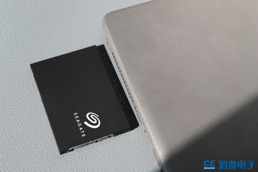 希捷新酷鱼2t固态硬盘评测,希捷酷鱼与长江移动固态硬盘对比