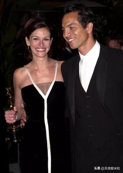 bradleycooper与ladygaga,ladygaga和bradleycooper啥关系