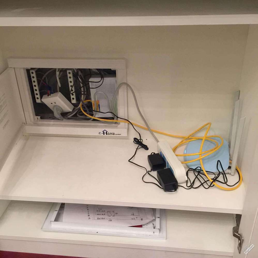 路由器旁摆放三样物品，百兆宽带变“龟速”，你做错了吗