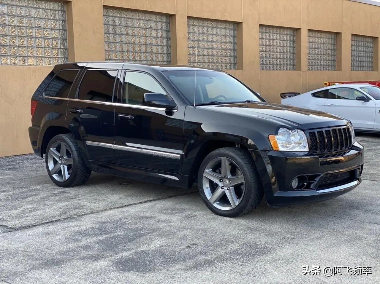 野蛮吉普车,全新进口jeep大切诺基srt8