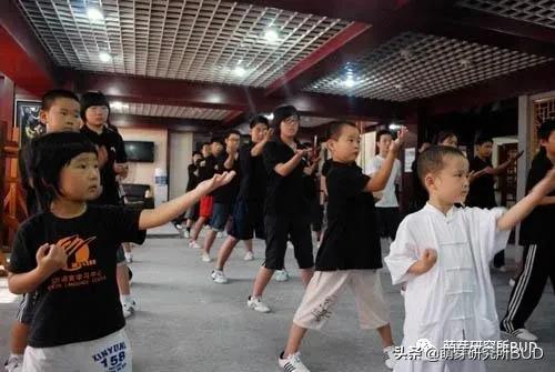 什么年龄段孩子适合什么兴趣班,什么年龄报兴趣班好