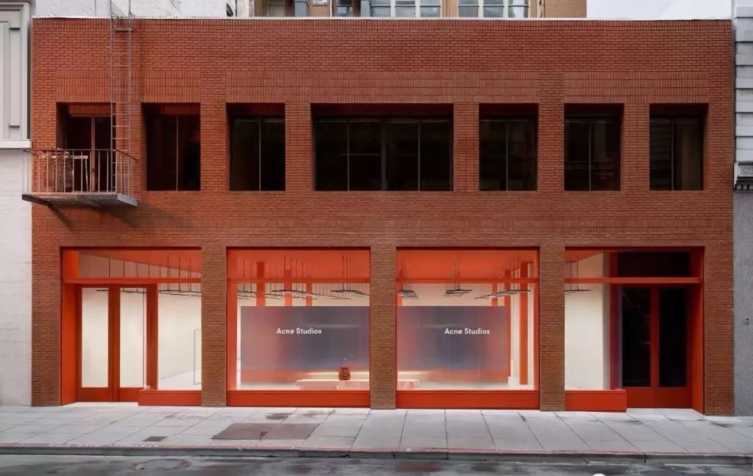 全球仅50多家店、年销售2亿欧元的Acne，门头竟然无LOGO？