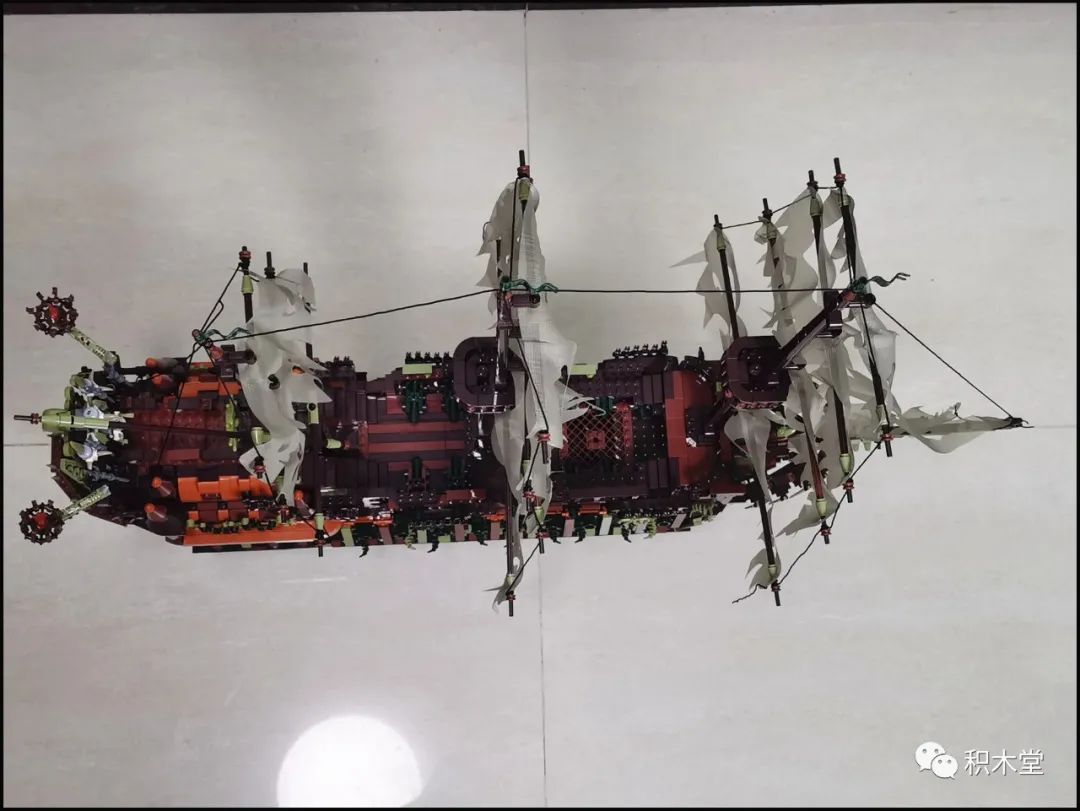 飞翔的荷兰人号为什么能潜水 (鬼船和飞翔的荷兰人号哪个更牛)