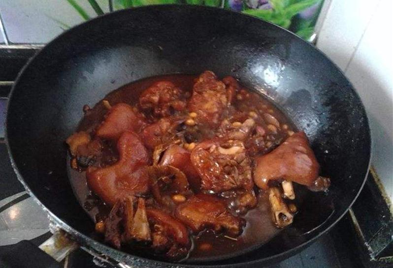 猪脚为什么炖出来又干又柴,猪脚为何煮不软