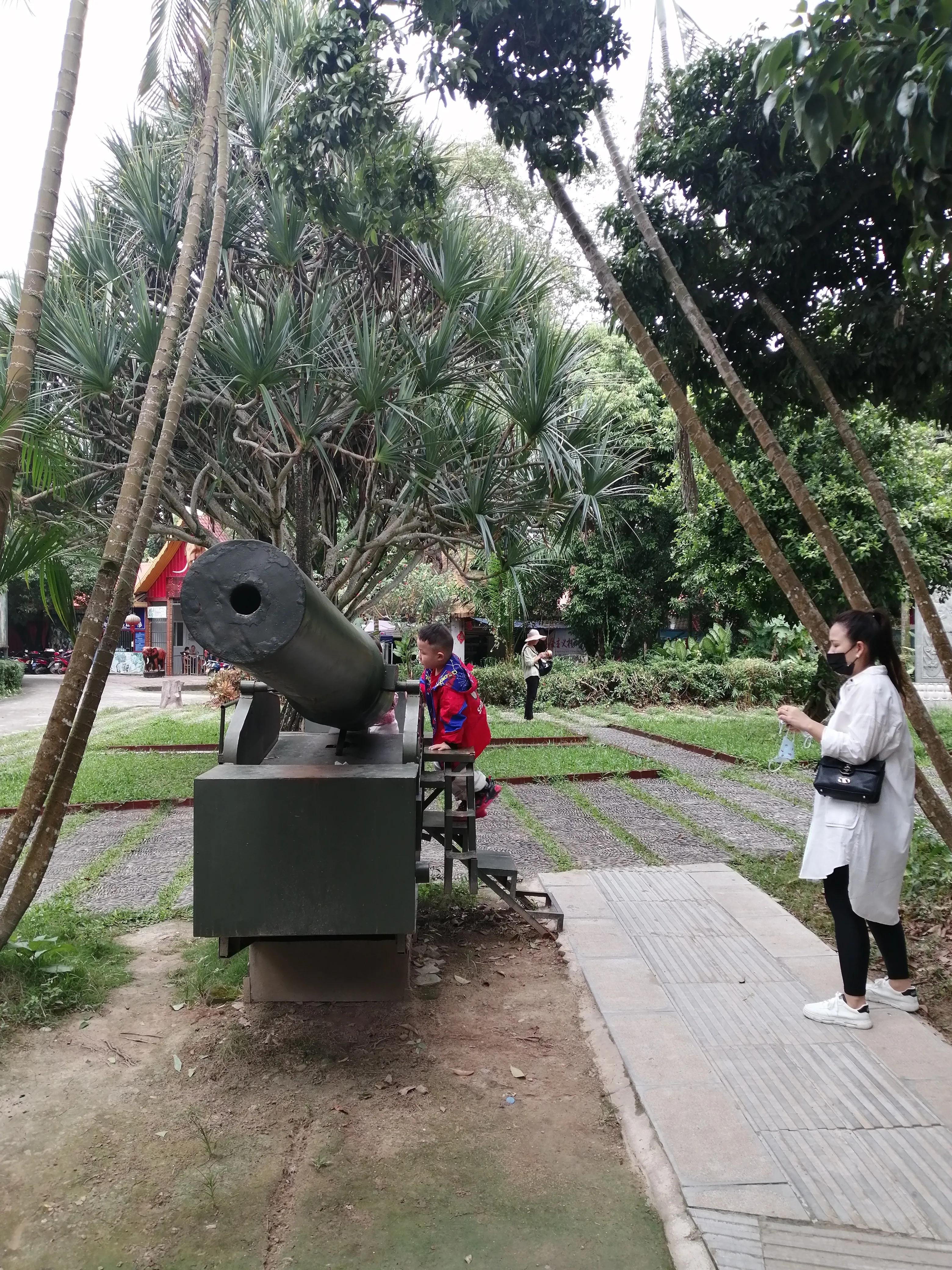 景洪市西双版纳风情园视频,西双版纳景洪市民族风情园