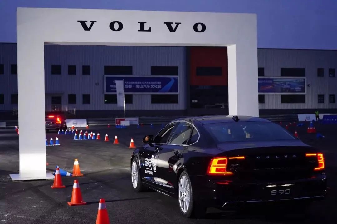 车子钢板越厚就越安全吗,汽车钢板的厚度和安全性