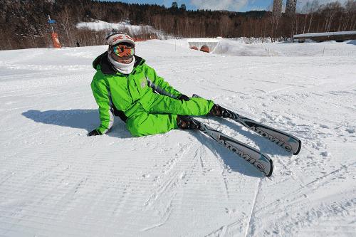 零基础滑雪技巧,滑雪一定要学会的四种技巧