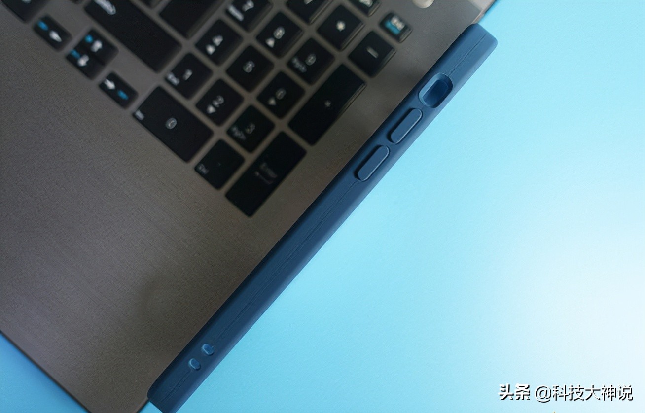 ESR亿色MFM手机壳体验:既能保护手机,又特别美观