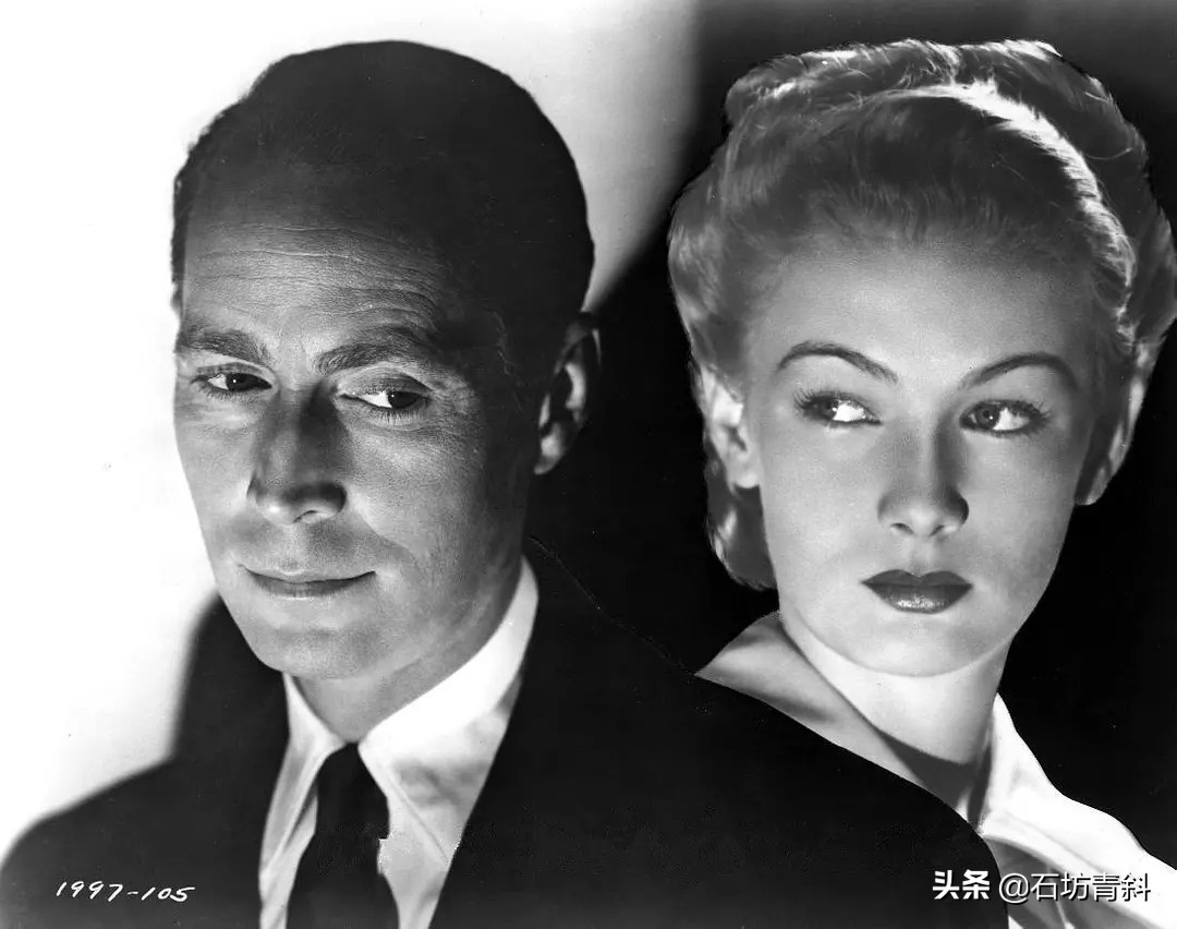 性感*物尤**维洛妮卡·莱可好莱坞唯一靠*猫猫躲**发型成名的女星