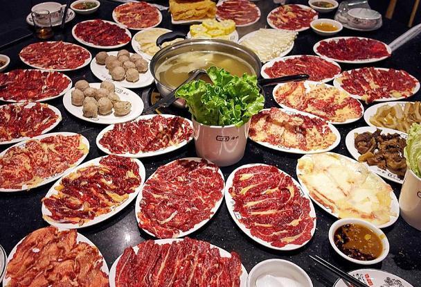 谢霆锋曾上门学艺！如今却月亏6000万，老板卖房、卖物业支撑员工