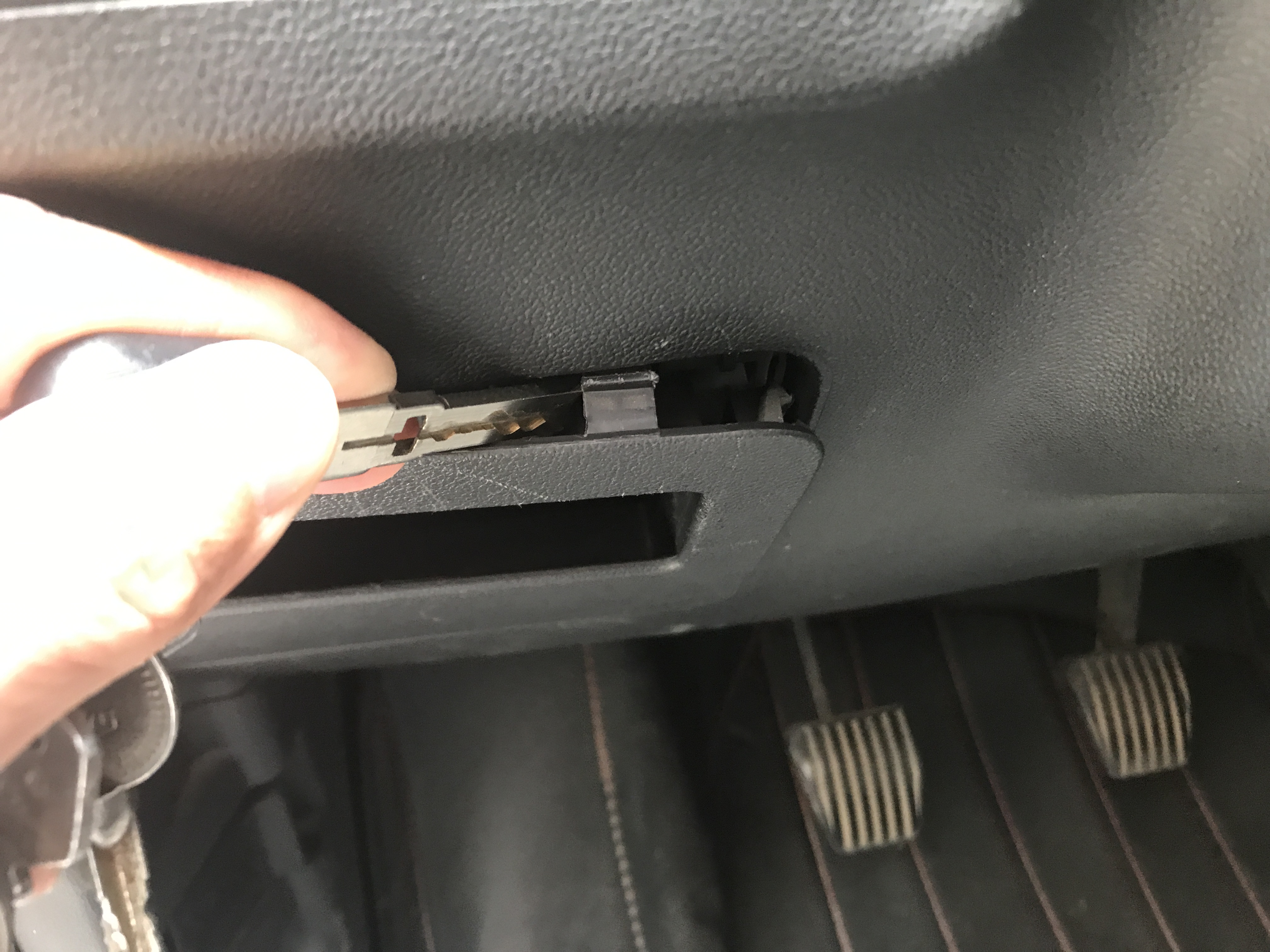 自己动手更换保险丝盒,自己动手换汽车保险丝