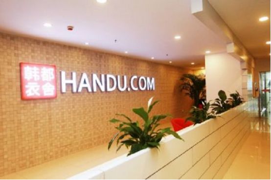 他靠10万起家,他靠8000块起家