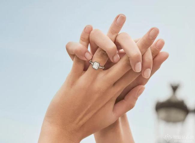 十根手指戴戒指分别有什么含义,关于戴戒指十个手指的含义