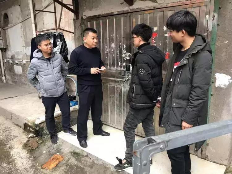 男子盗窃女性内衣裤160多件，民警调查后发现……