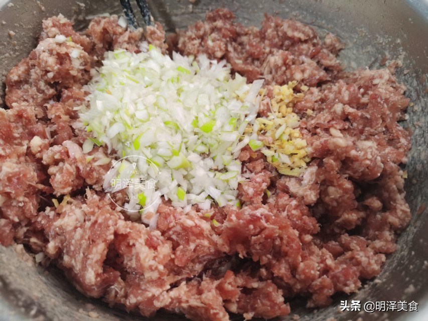 最好吃的牛肉萝卜馅饺子的做法,家常萝卜馅饺子做法