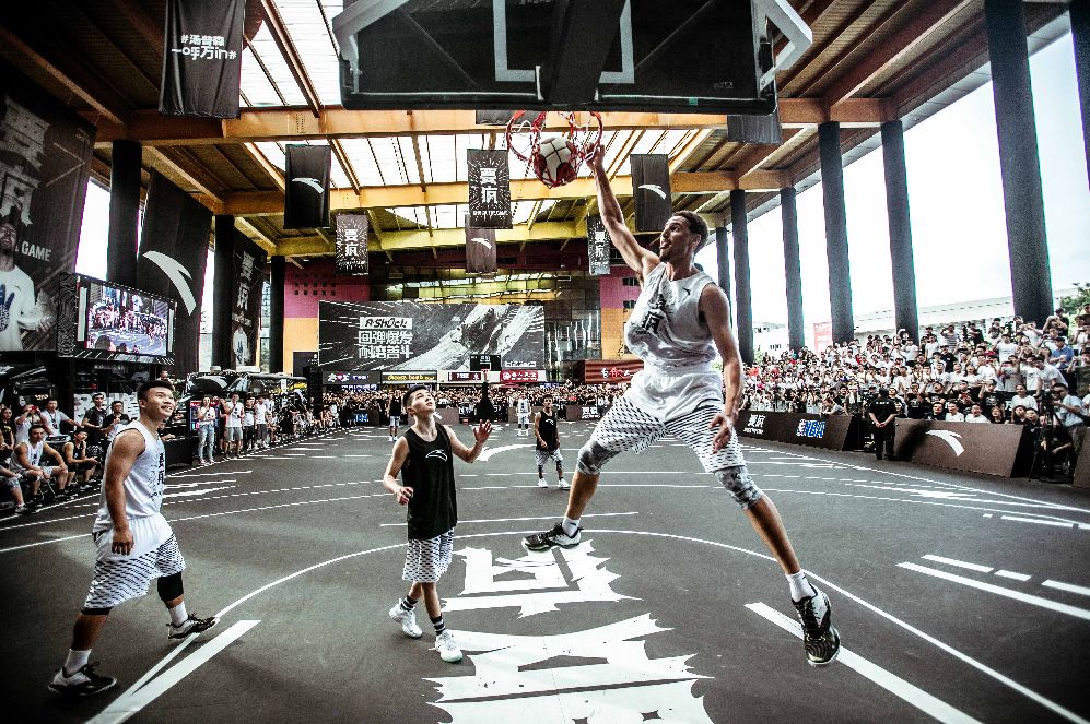 安踏成功拿下始祖鸟 (安踏什么时候收购的始祖鸟)