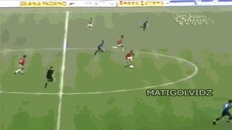 足球史上最全能支点中锋!他可以在中锋、前腰和边锋之间无缝衔接!