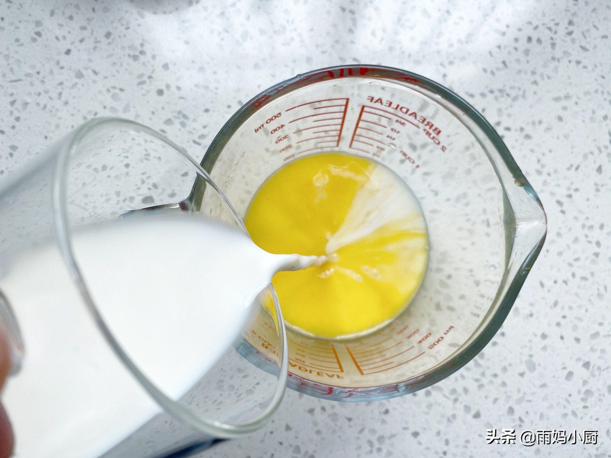 快手华夫饼,快手早餐饼松软可口又营养