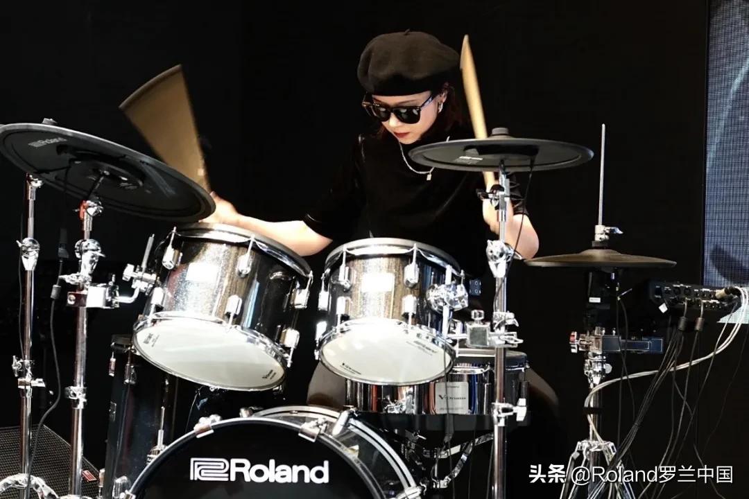 选电子鼓还是真鼓,选电吉他还是木吉他