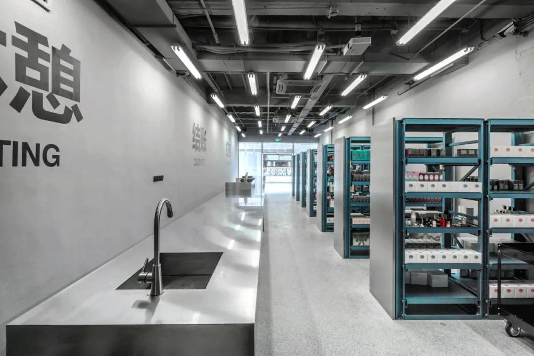 现象级排队潮的背后：新一代消费者愿意为什么买单？