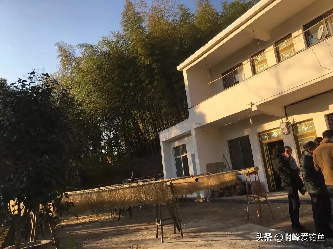 农村人的日常生活钓鱼,小的时候在农村生活钓鱼