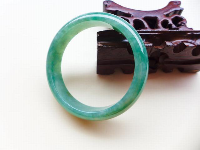 极品翡翠黄加绿手镯图片,极品翡翠手镯的鉴别方法