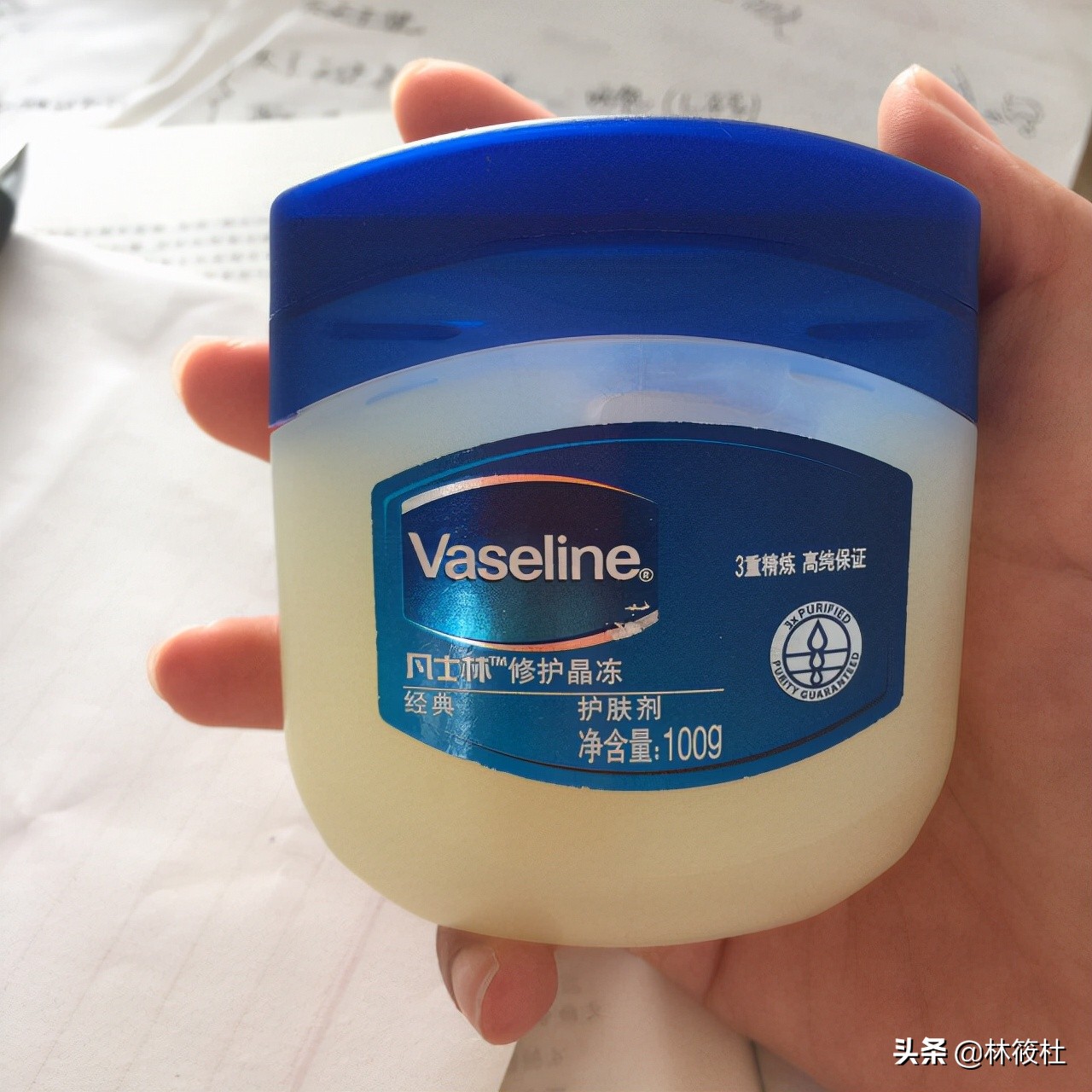 让睫毛长得又长又密的凡士林,睫毛怎么更长