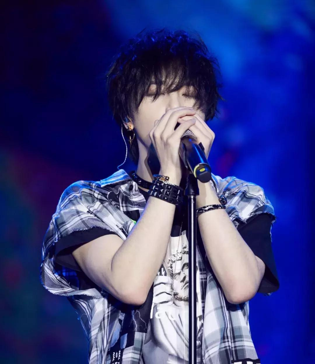 王一博黄子韬华晨宇,王一博和华晨宇眼妆