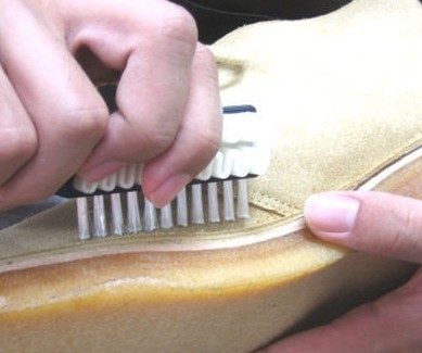 翻毛皮鞋脏了怎么洗,翻毛皮鞋脏了怎么清洗