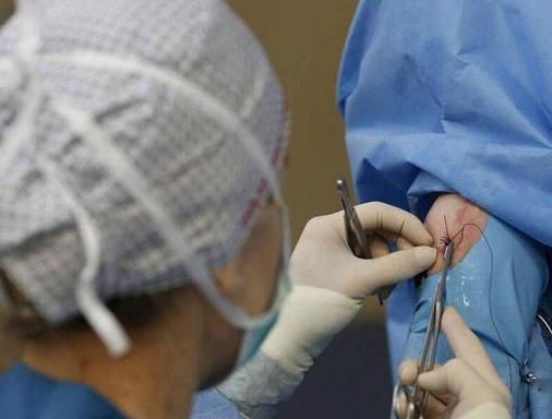 为什么很多孕妇选择剖腹产,比顺产更让孕妈担心的是侧切