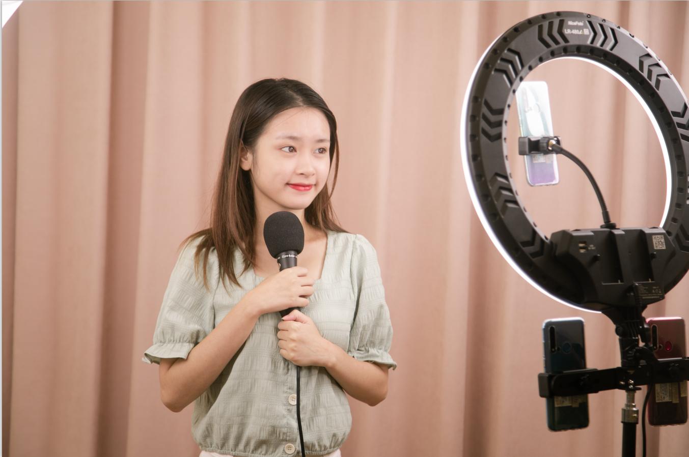 直播画面曝光太严重怎么调,直播画面镜像不好使怎么办