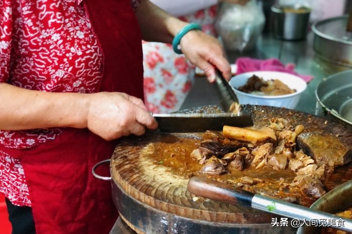 香港大叔广东牛杂,香港大叔卖煲仔饭