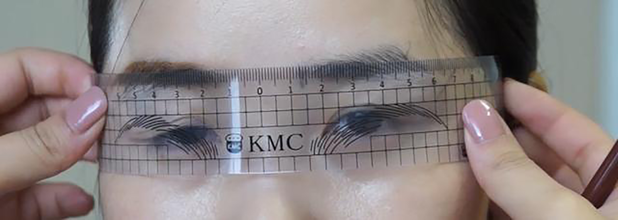 眉毛设计不对称的原因,眉毛不对称怎么办