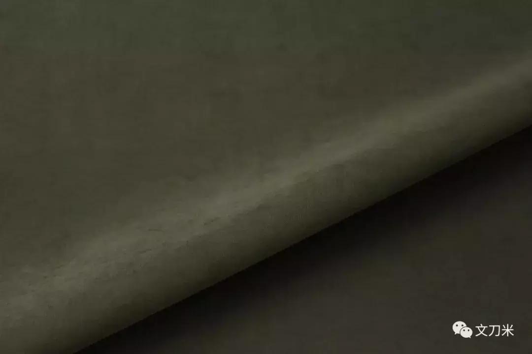 热门独立设计师背后，玩面料的中国人