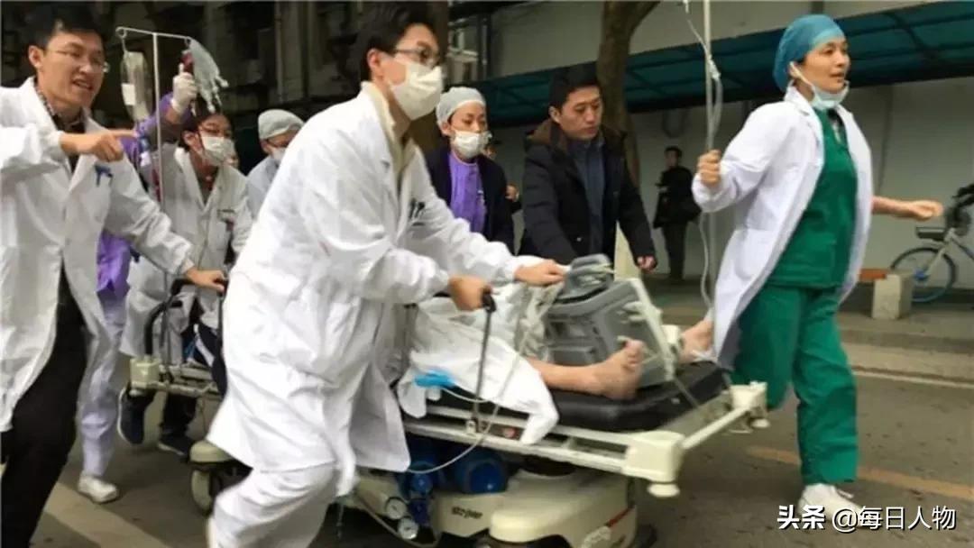 中南医院被刺医生已恢复意识，仍住ICU右手重伤无法再拿手术刀