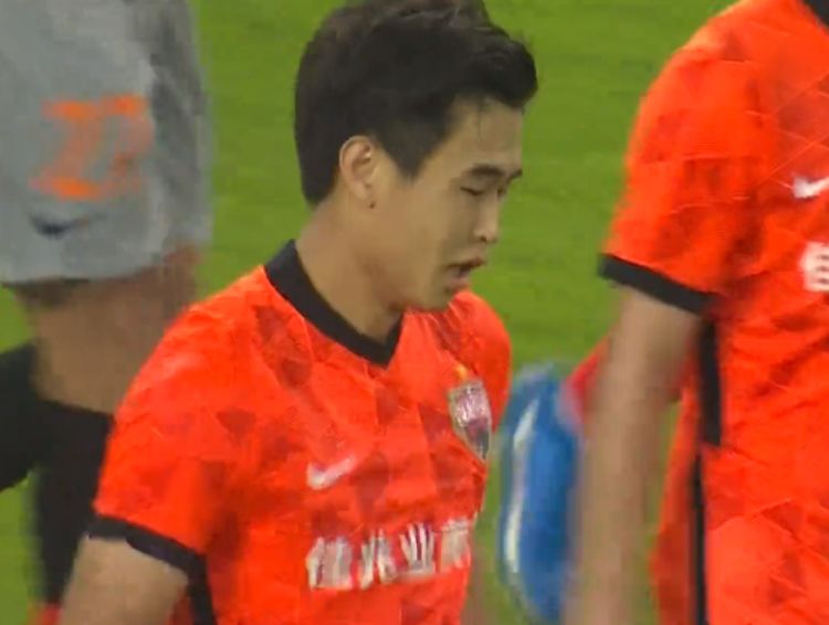 2-2把领头羊拉下马！21岁新天才火了：放弃英国护照目标进国足