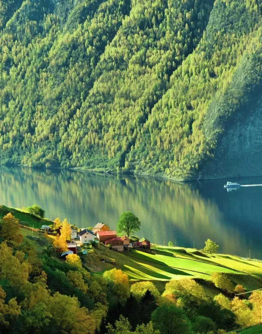 它连续N年被评为全球最宜居国度No.1，此生攒钱也要去！