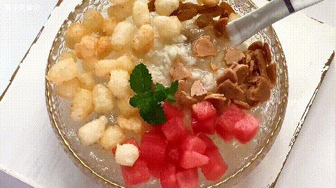 清凉解暑美味的冰粉,好吃的四川冰粉现吃现做冰凉爽口