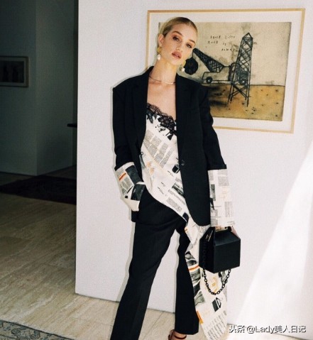 包包小众高级感百搭胸包,新款时尚百搭菠萝包