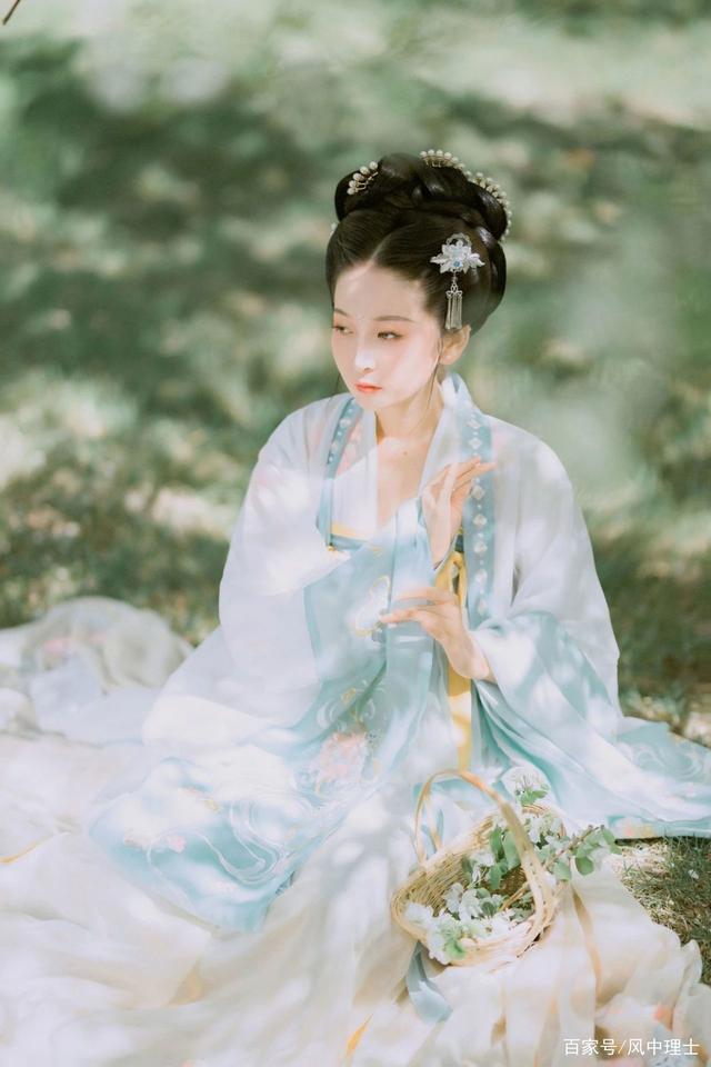 中国风古装汉服仙气襦裙方领齐胸,汉服魏晋古装交领齐腰襦裙中国风