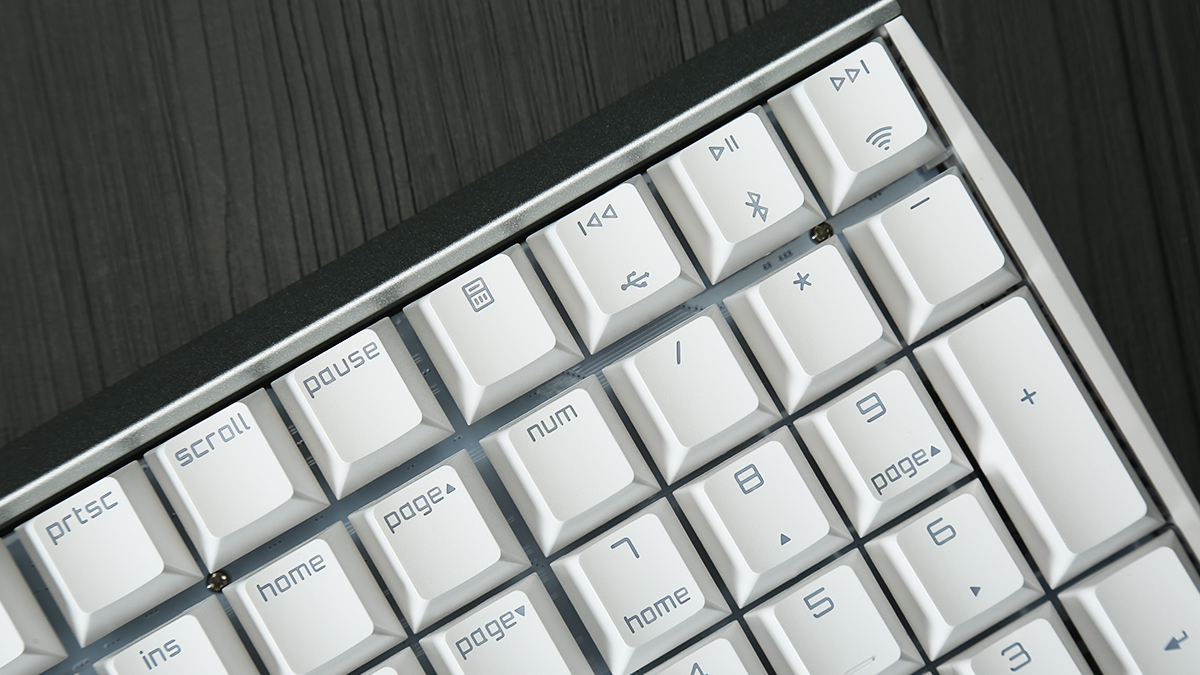 CHERRYMX3.0S三模无线游戏机械键盘评测：好饭不怕晚