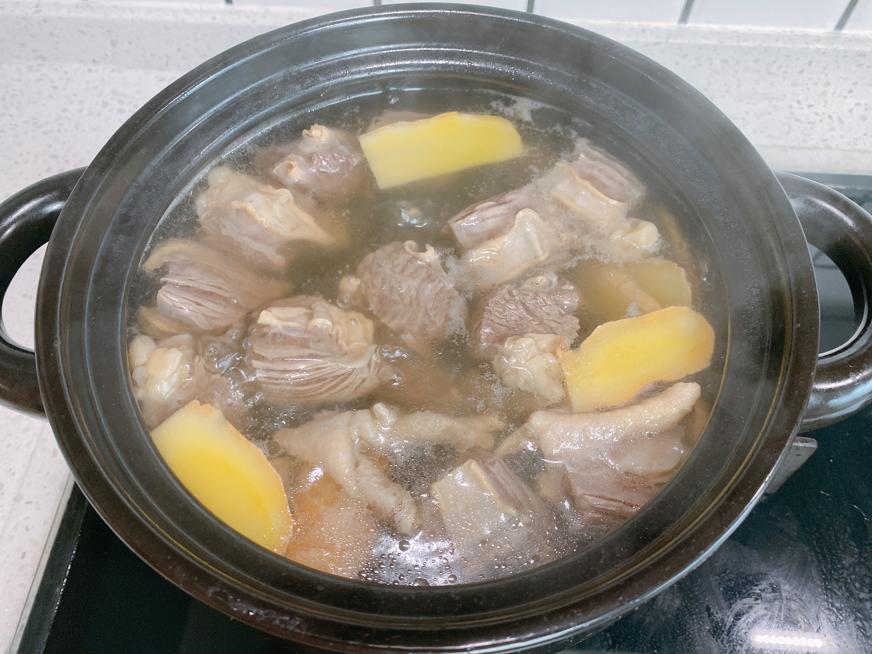 清炖牛肉怎样做到汤清淡肉入味,清炖牛肉汤怎么炖好吃又烂