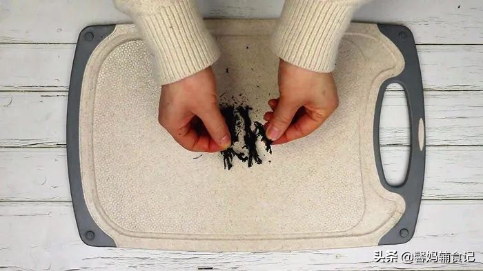 宝宝便秘煮粥搭配什么给宝宝吃 (宝宝辅食小米粥和什么搭配治便秘)