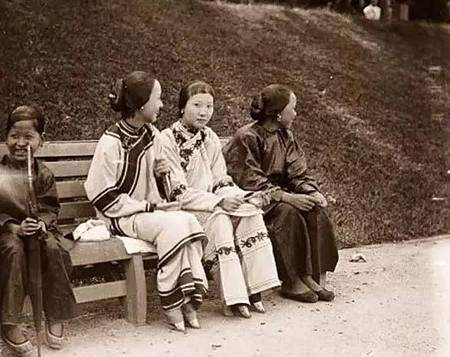 纤妙说应难，须从掌上看，古代为何要用裹小脚的方式对待女性