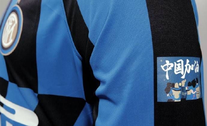 《人民日报》大版报道国际米兰俱乐部；张康阳硬气发声大受赞赏