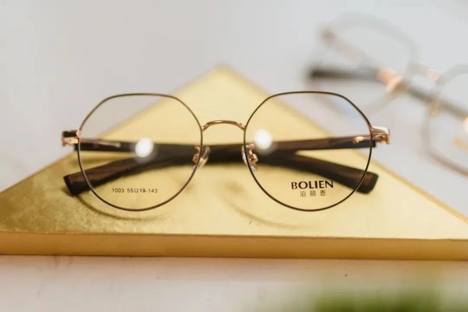 防蓝光的眼镜很便宜的值得买吗 (防蓝光眼镜推荐59元)